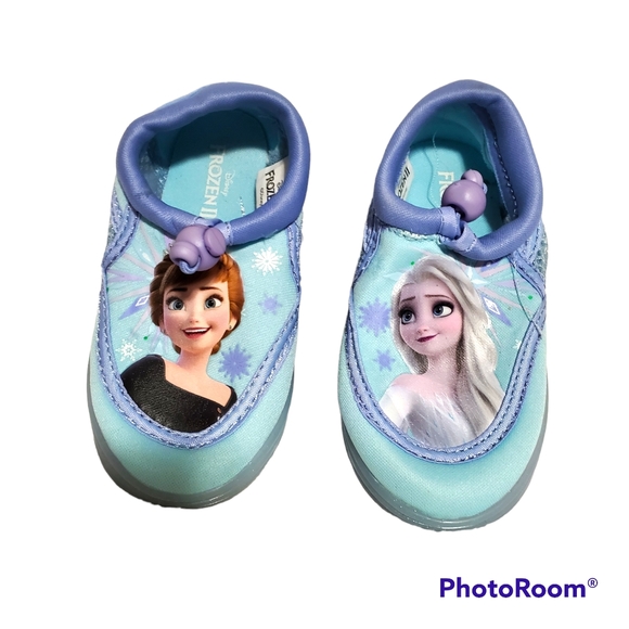 Disney Elsa and Anna Frozen II Disney Princesses Girls Water Shoes Like New - Picture 6 of 16